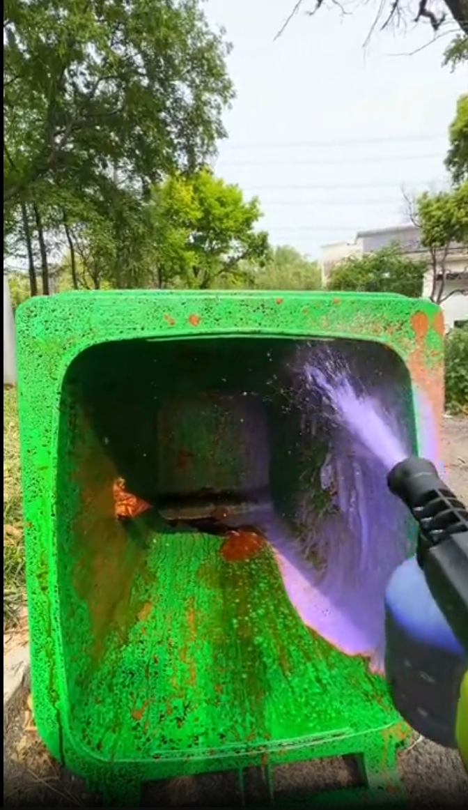 See the spray power on tough dirt